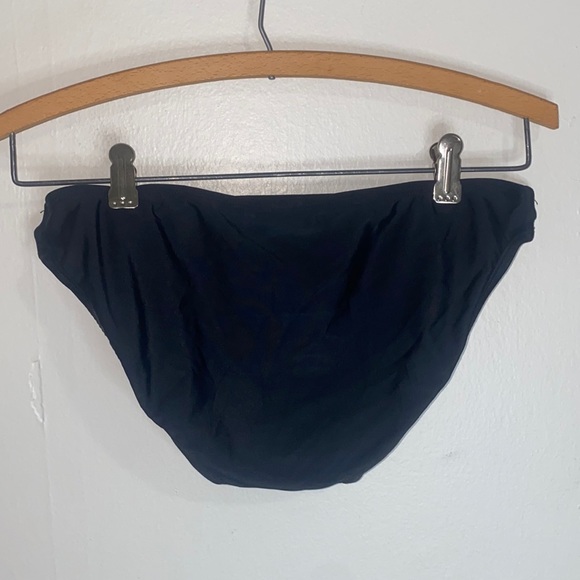 🎱Adorable 2 piece bikini! - Picture 7 of 11